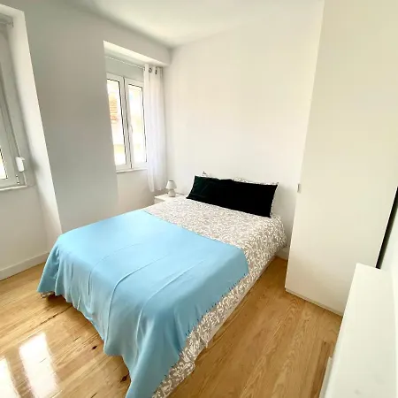 20-2 Lisbon Castle View Apartment With French Terrace-2